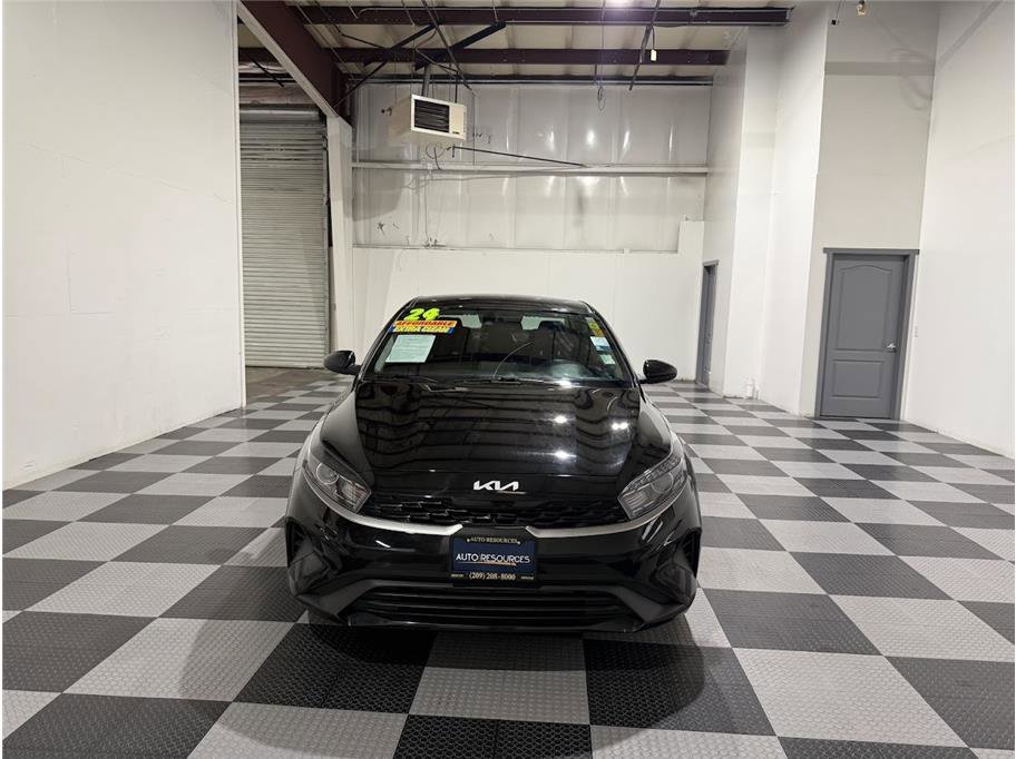 2024 Kia Forte LXS photo 3