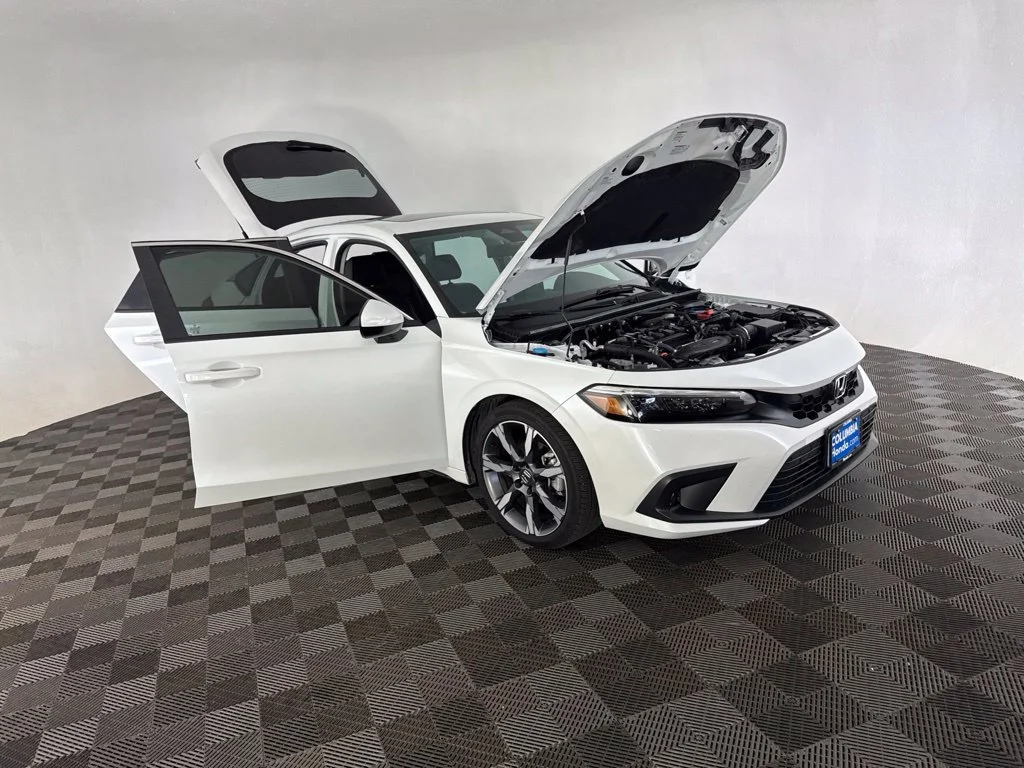 Used 2024 Silver Honda EX-L image 13
