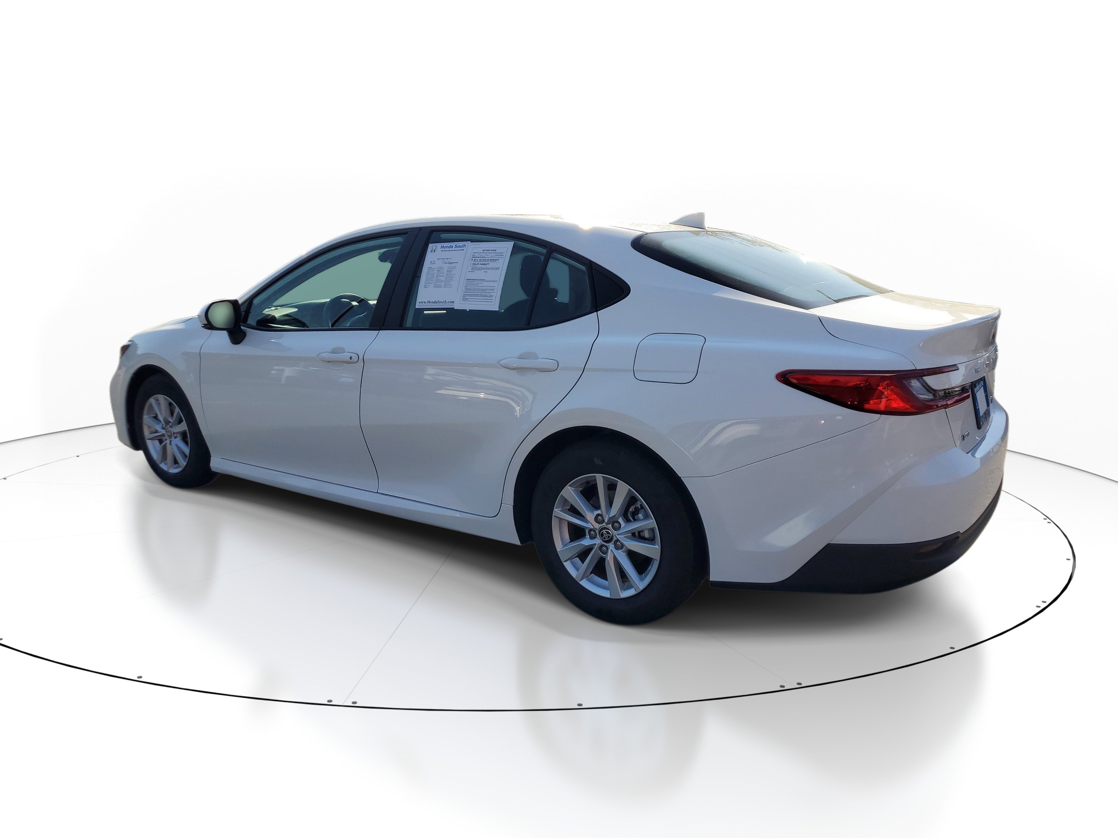 Used 2025 Ice Toyota LE image 4