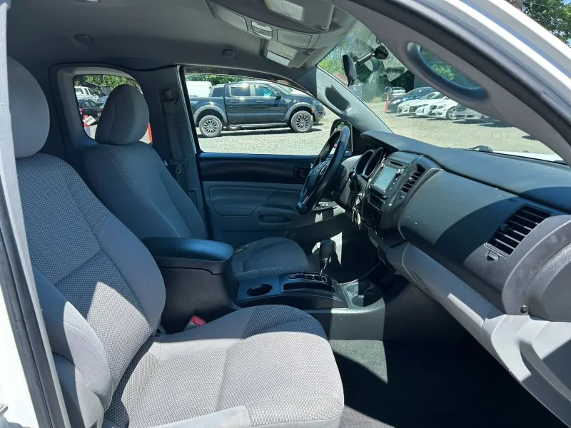 Used 2015 White Toyota Pickup 4D 6 ft image 22