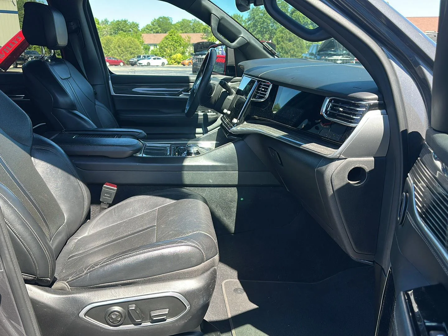 Used 2022 Metallic Jeep Series III image 17