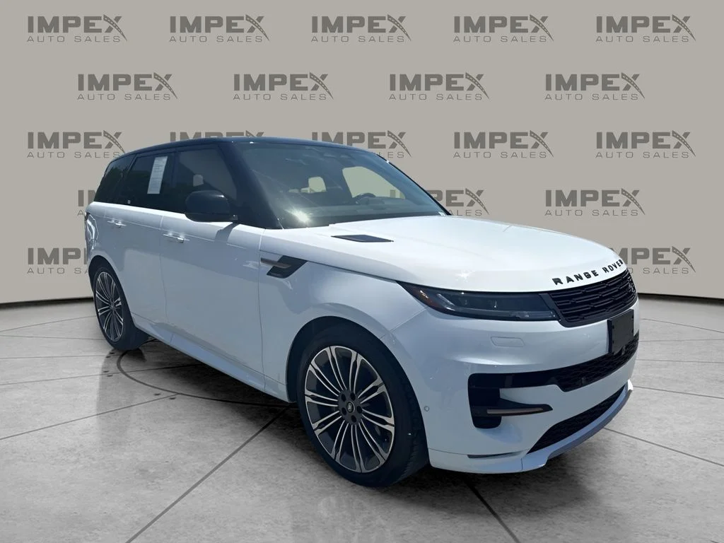 Used 2024 White Land Rover Dynamic SE image 7