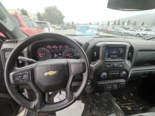 Used 2022 Silver Ice Metallic Chevrolet Custom image 3