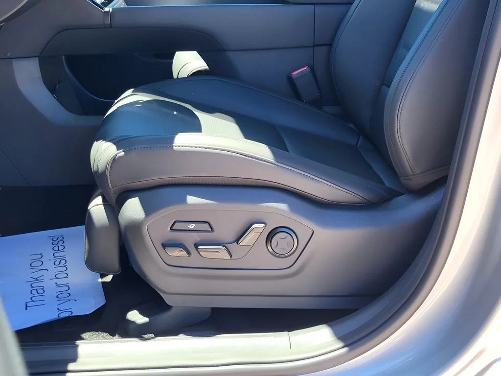 New 2026 Shimmering Silver Hyundai Calligraphy image 21