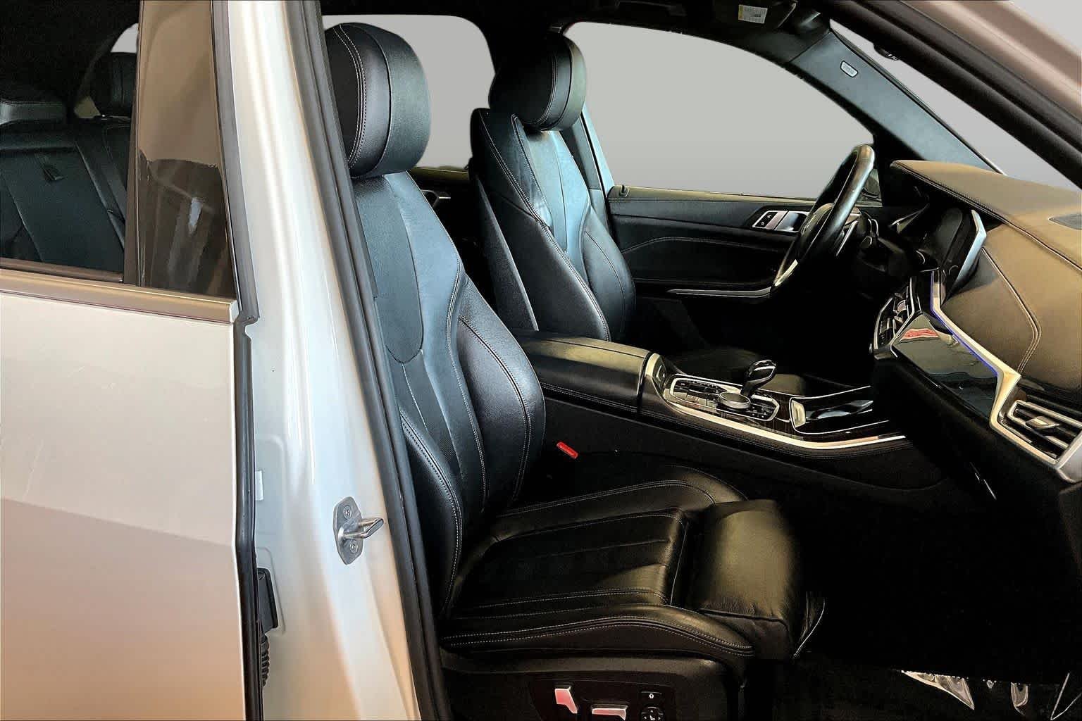 Used 2019 Alpine White BMW xDrive40i image 9