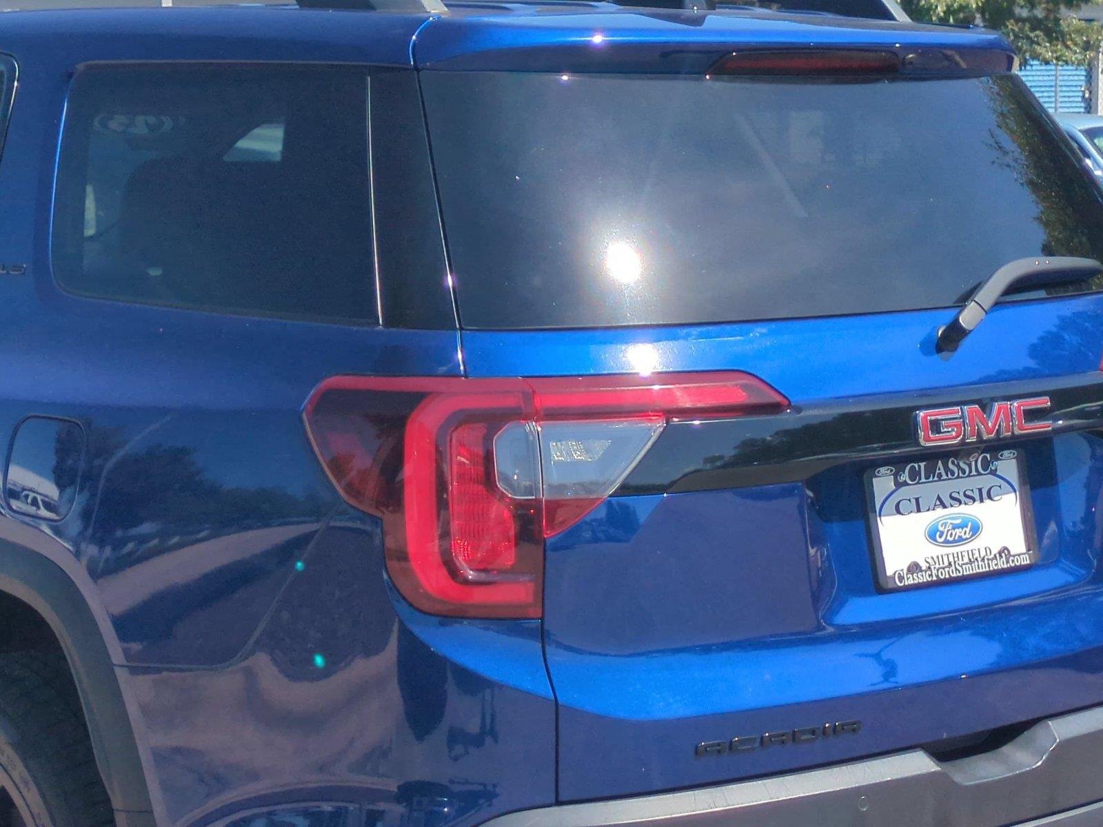 Used 2023 Ultra Blue Metallic GMC SLE image 11