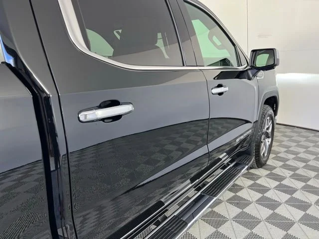2026 GMC Sierra 1500 SLT - Photo 9