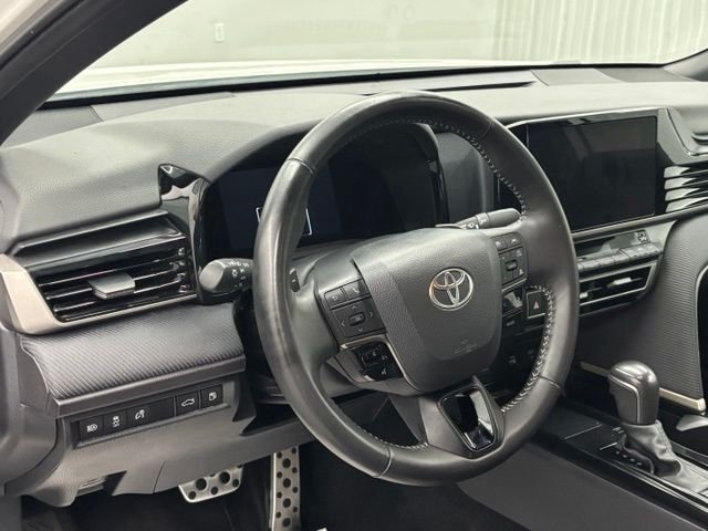 Used 2025 White Toyota SE image 13