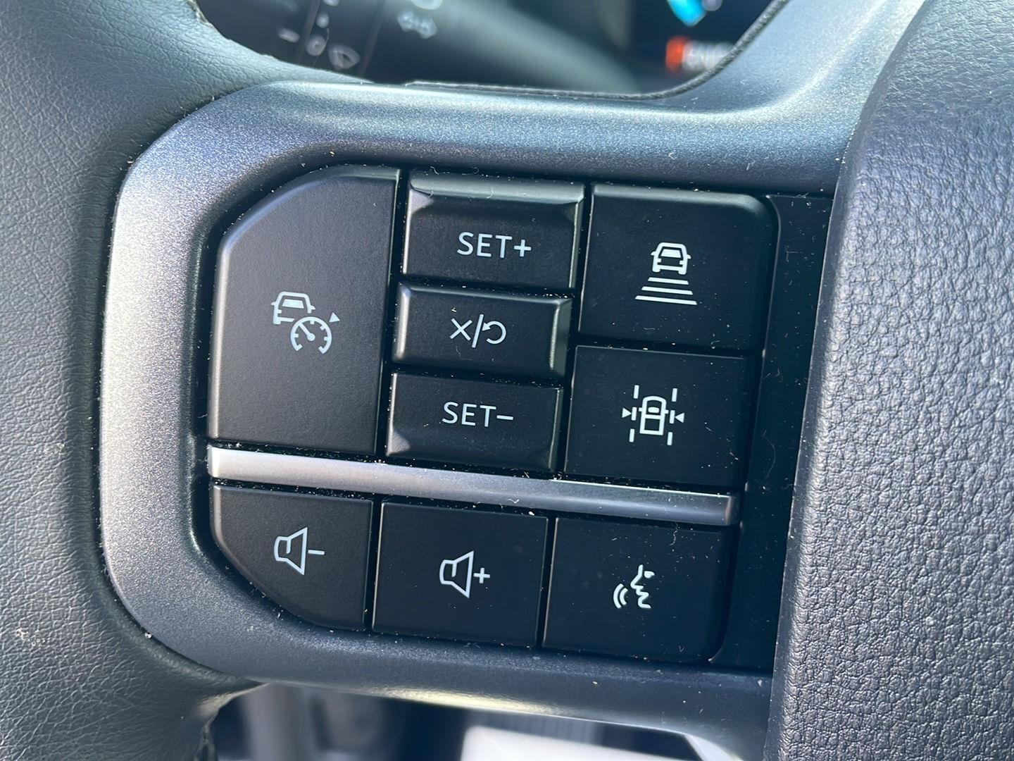 New 2026 Carbonized Gray Metallic Ford XLT image 17