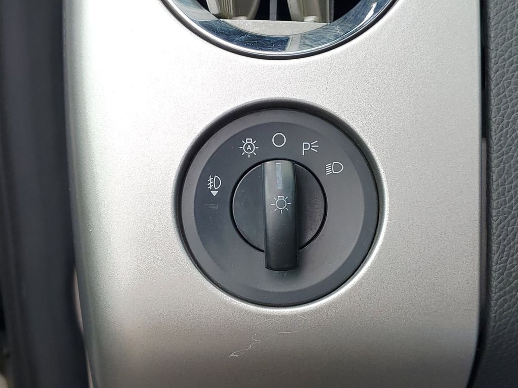 Used 2014 White Ford Limited image 19