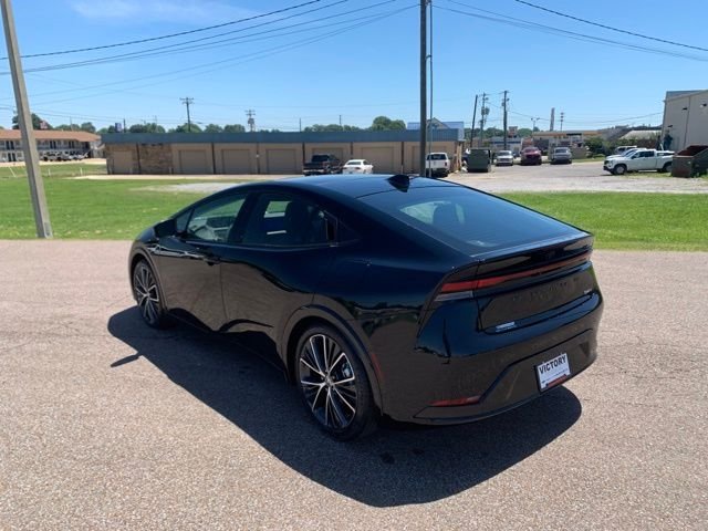 New 2026 Midnight Black Metallic Toyota XLE image 5