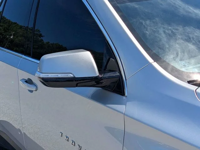 Used 2020 Silver Ice Metallic Chevrolet LT image 8