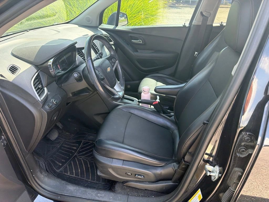 Used 2019 Black Chevrolet LT image 6