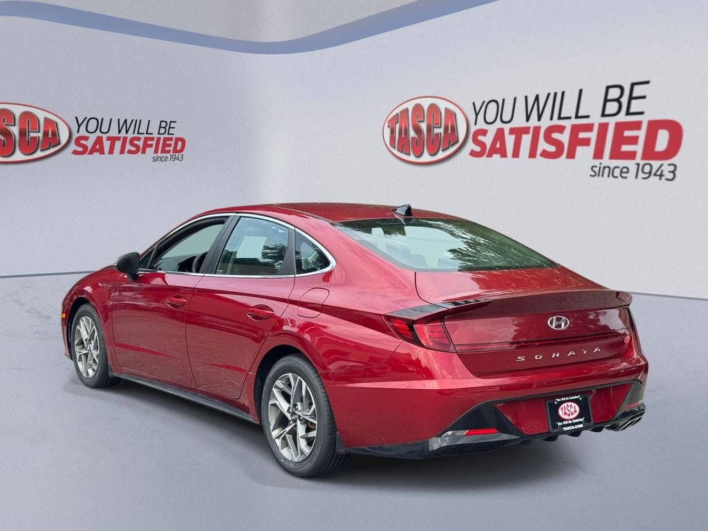 Used 2023 Red Hyundai SEL image 4