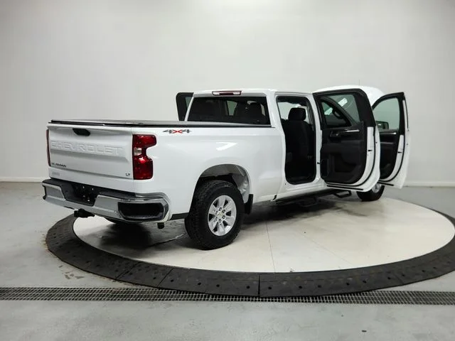 Used 2025 White Chevrolet LT image 16