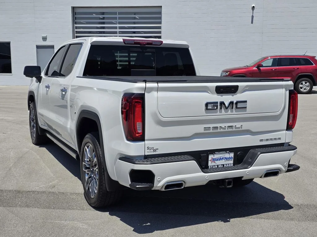 Used 2025 White Frost Tricoat GMC Denali Ultimate image 5