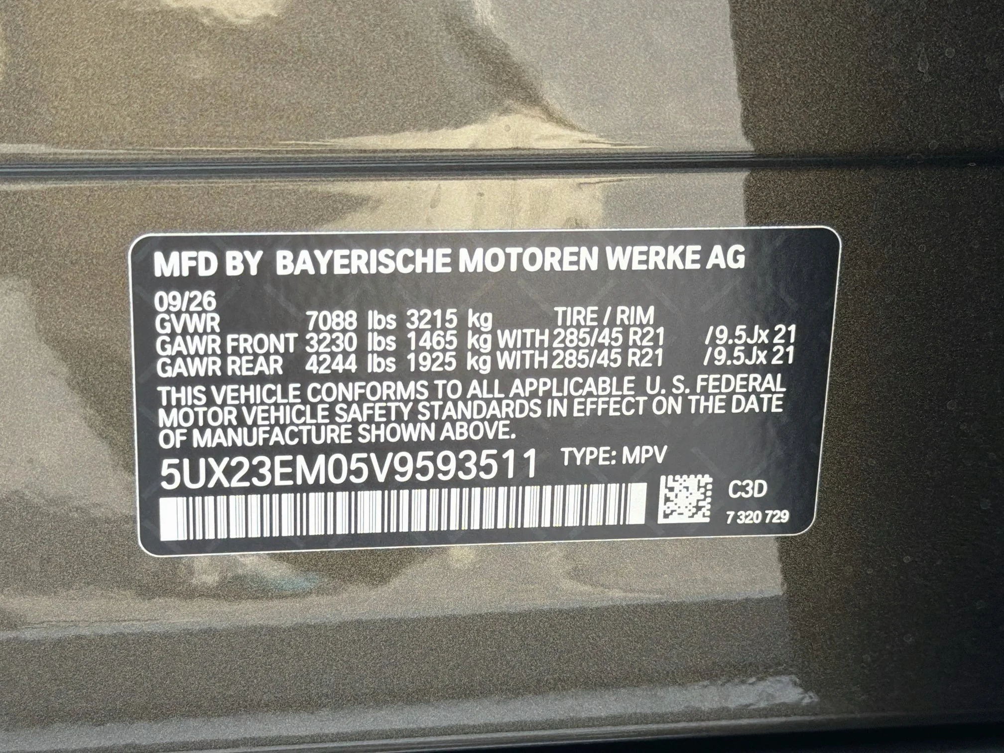 New 2027 Manhattan Green Metallic BMW xDrive40i image 45