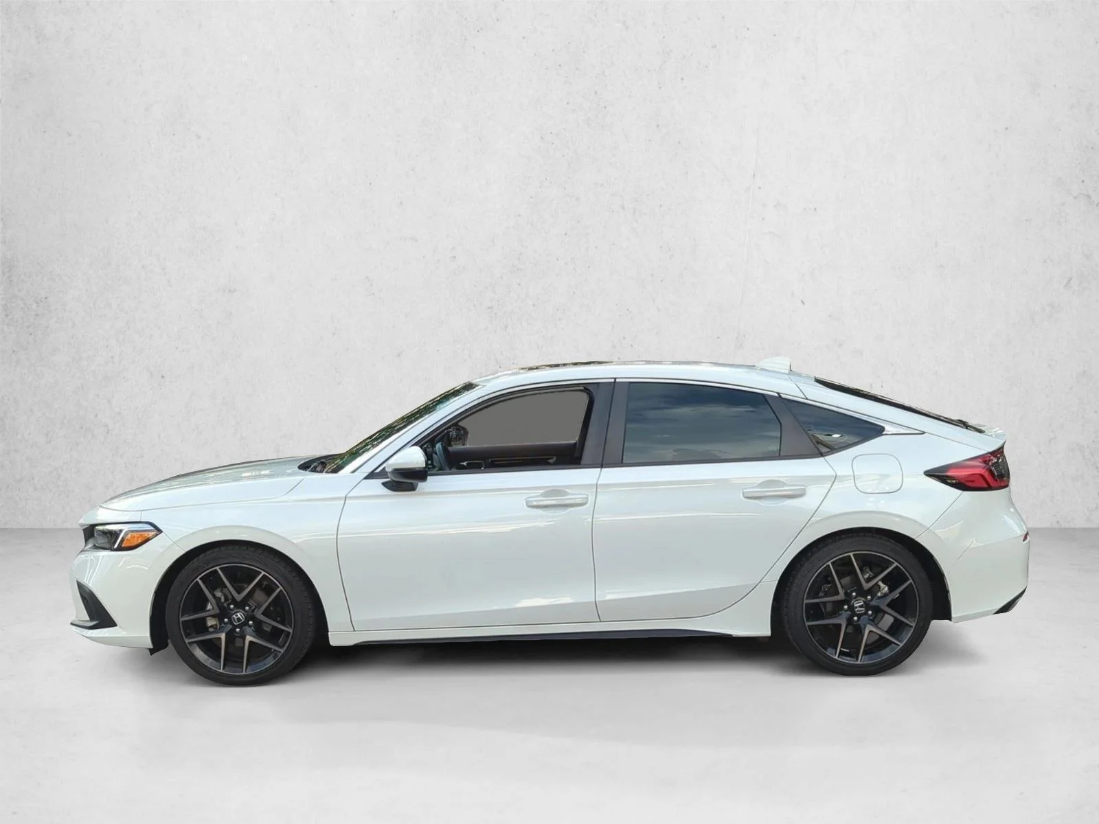 Used 2024 Platinum White Pearl Honda Sport Touring image 8