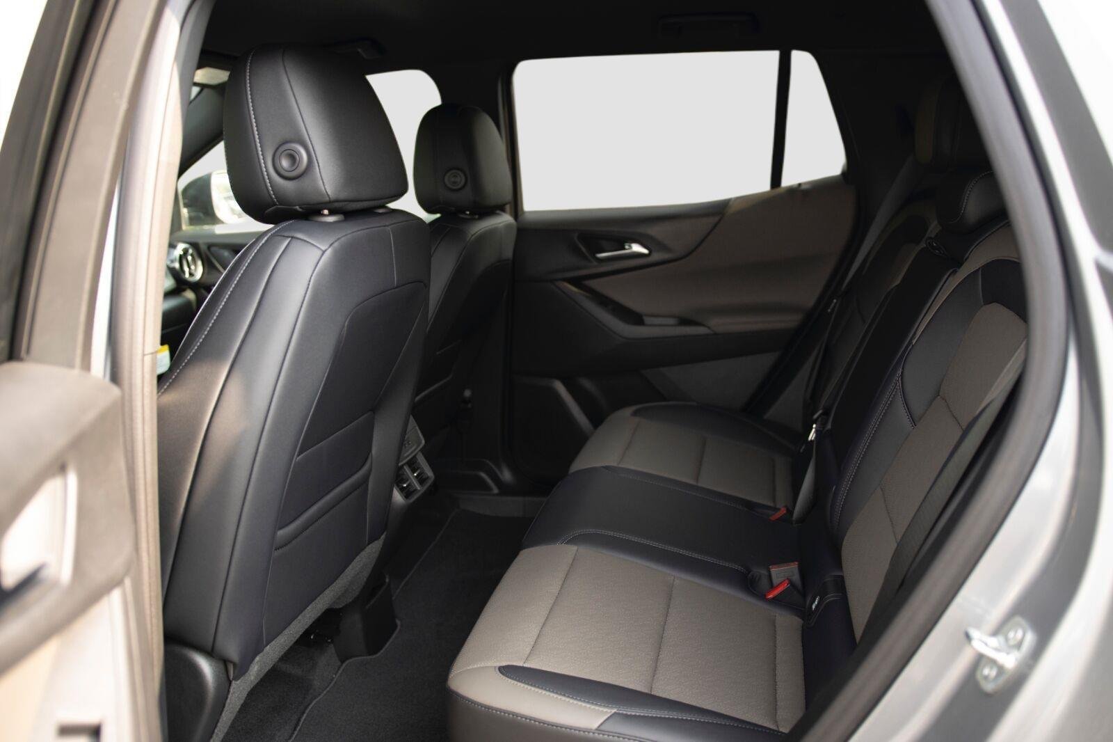 2027 Chevrolet Equinox LT - Photo 21