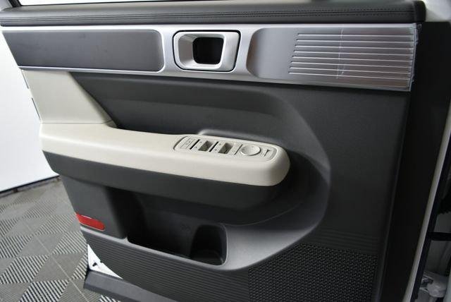 New 2027 White Hyundai SE AWD image 76