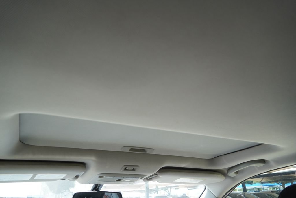 Used 2018 Silver Nissan Platinum image 17