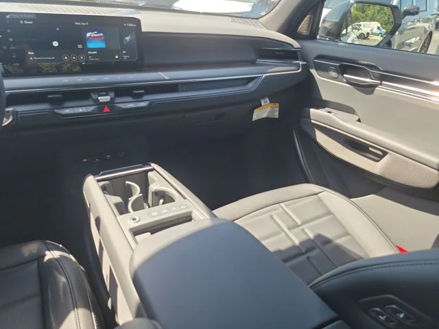New 2026 Glacial White Pearl Kia Land AWD image 12