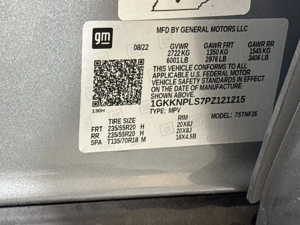 Used 2023 Silver GMC Denali image 43