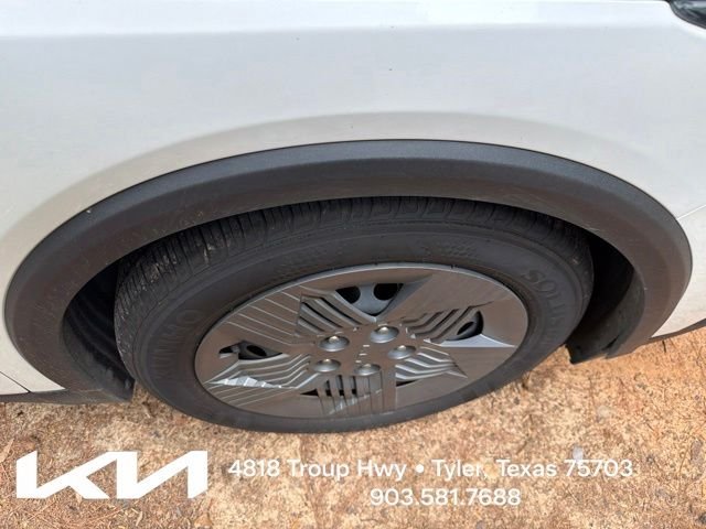 Used 2025 White Kia LX image 13