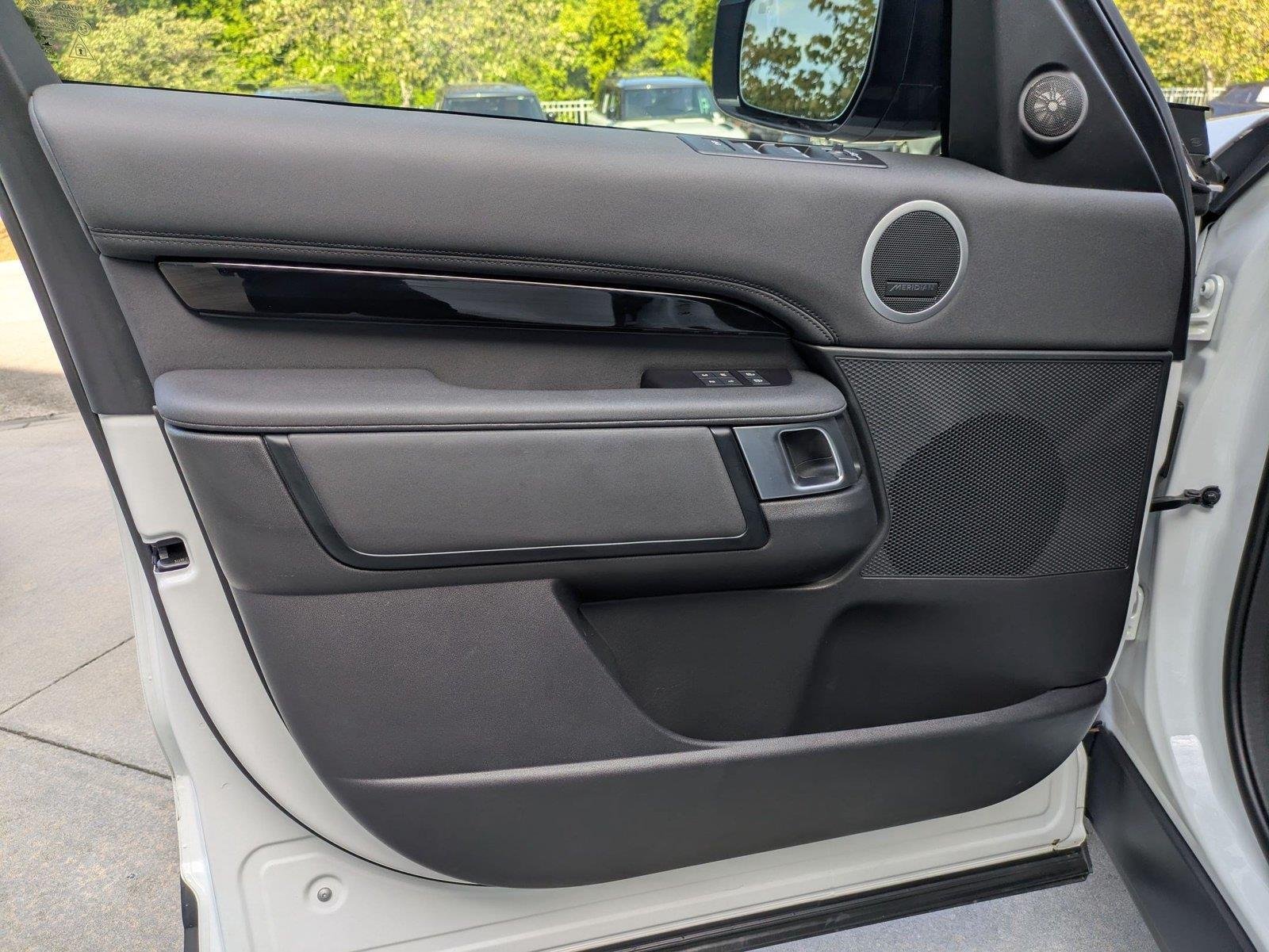 Used 2024 Fuji White Land Rover S image 11