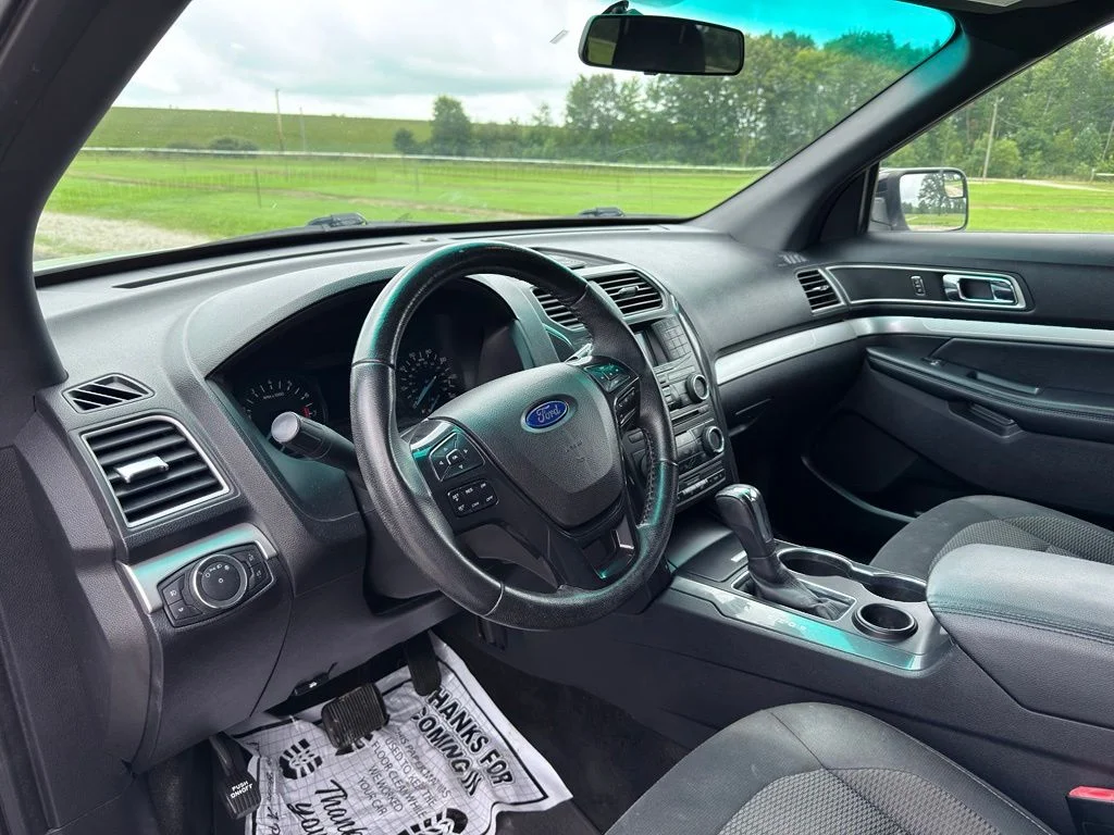 Used 2017 White Ford XLT image 21