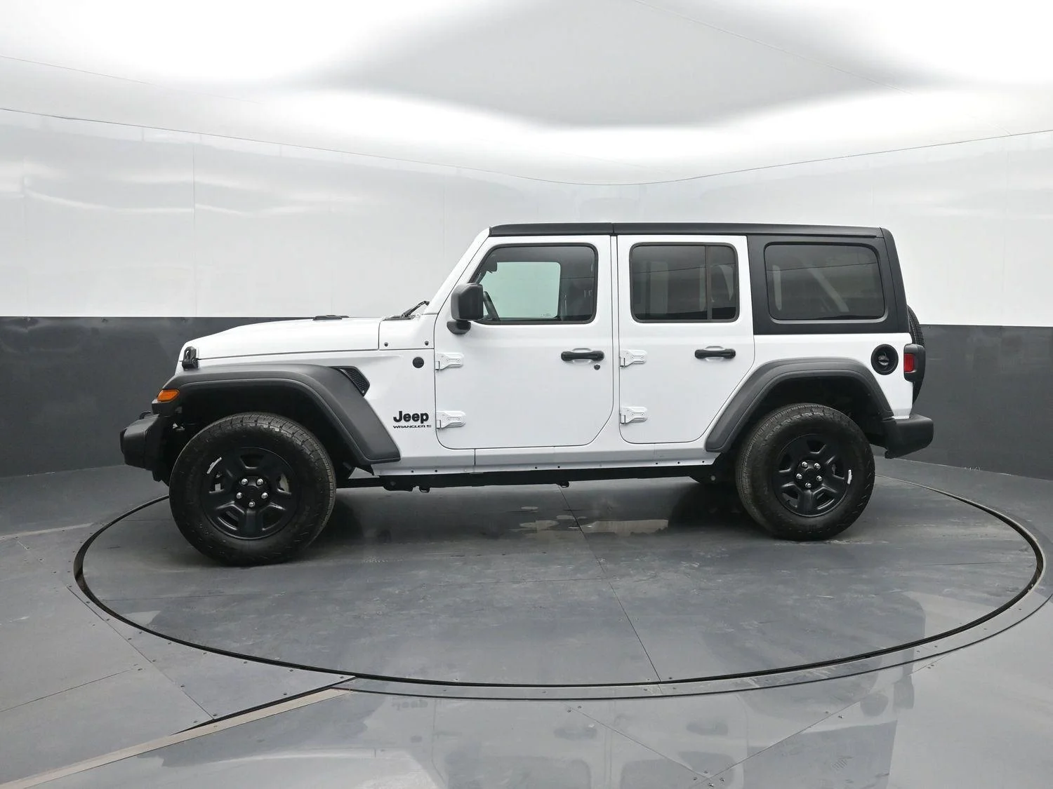 2025 Jeep Wrangler Sport's photo