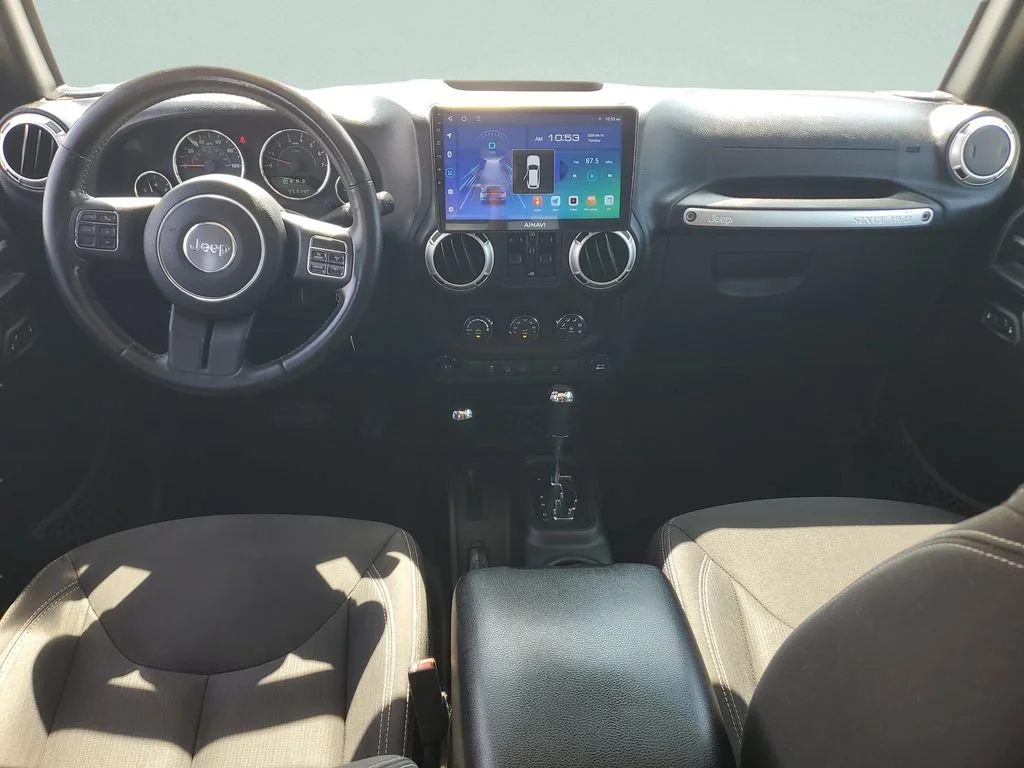 Used 2017 Black Jeep Sahara 4x4 image 11