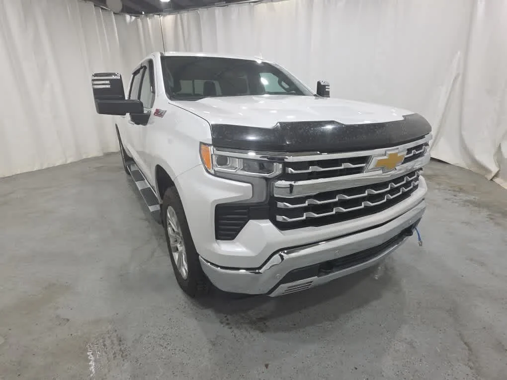 Used 2024 Iridescent Pearl Tricoat Chevrolet LTZ image 9