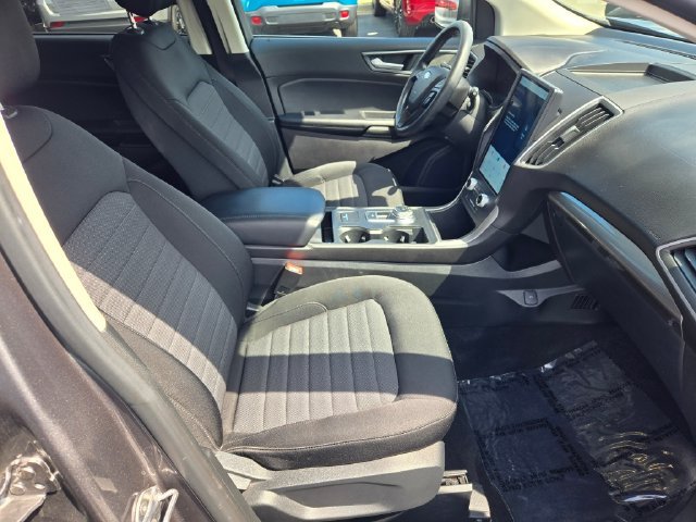 Used 2022 Gray Ford SE image 5