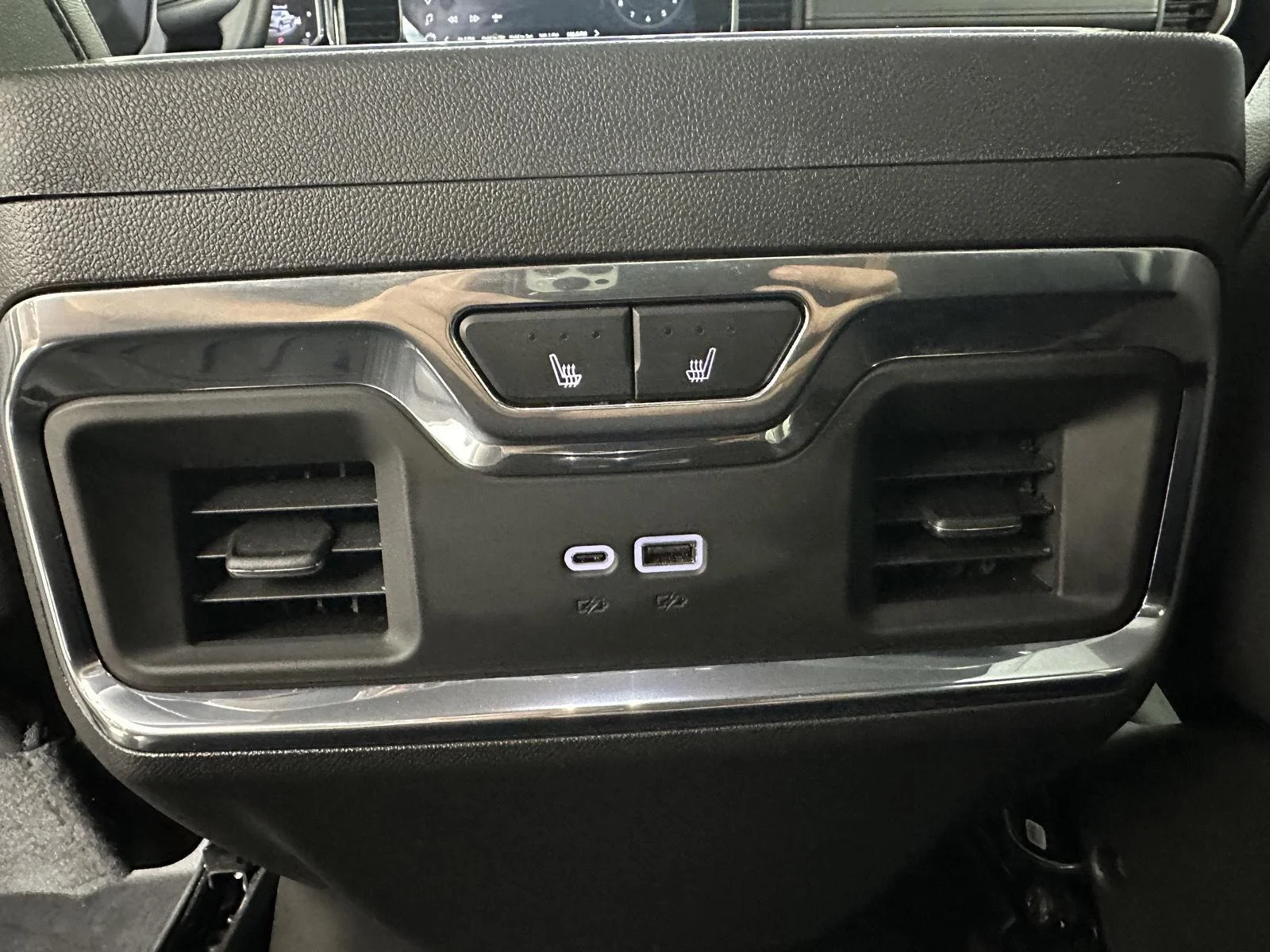 Used 2024 Titanium Rush Metallic GMC SLT image 32
