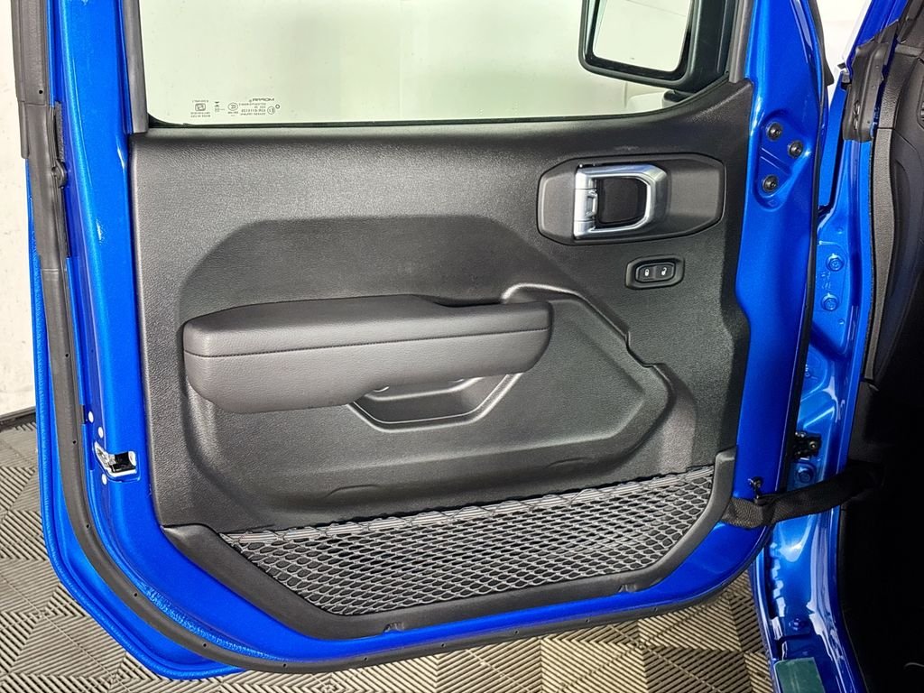 New 2026 Hydro Blue Pearl-Coat Exterior Paint Jeep Sport S image 10