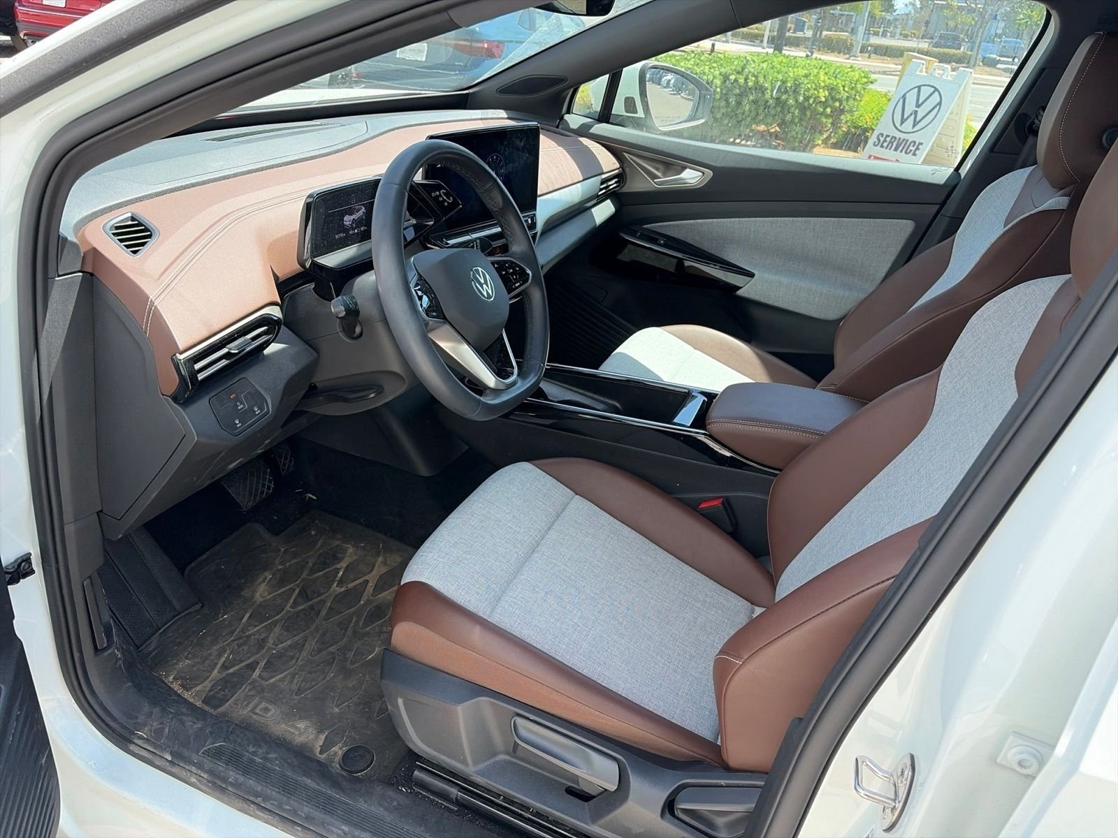 Certified Used 2023 Pure White Volkswagen Pro image 7
