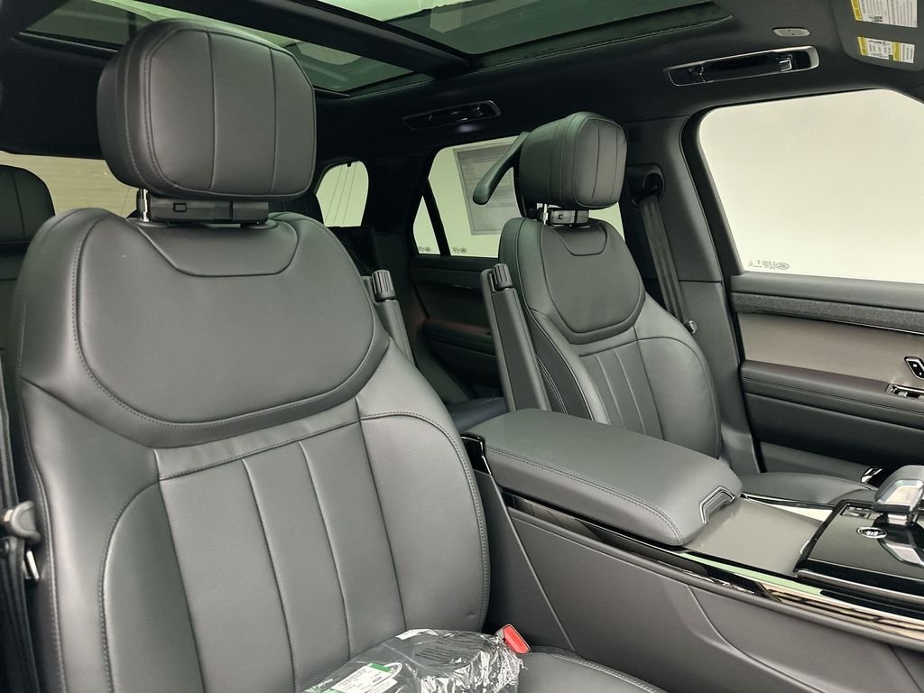 New 2026 Fuji White Land Rover SE image 14