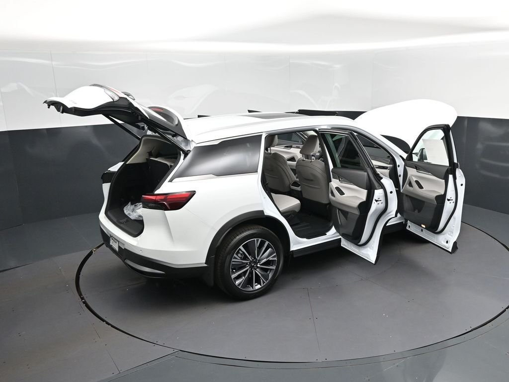 New 2027 RADIANT WHITE INFINITI Luxe FWD image 50