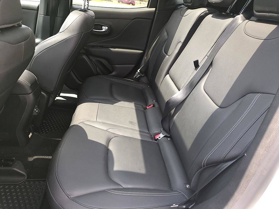 Used 2020 Alpine White Clearcoat Jeep High Altitude image 31
