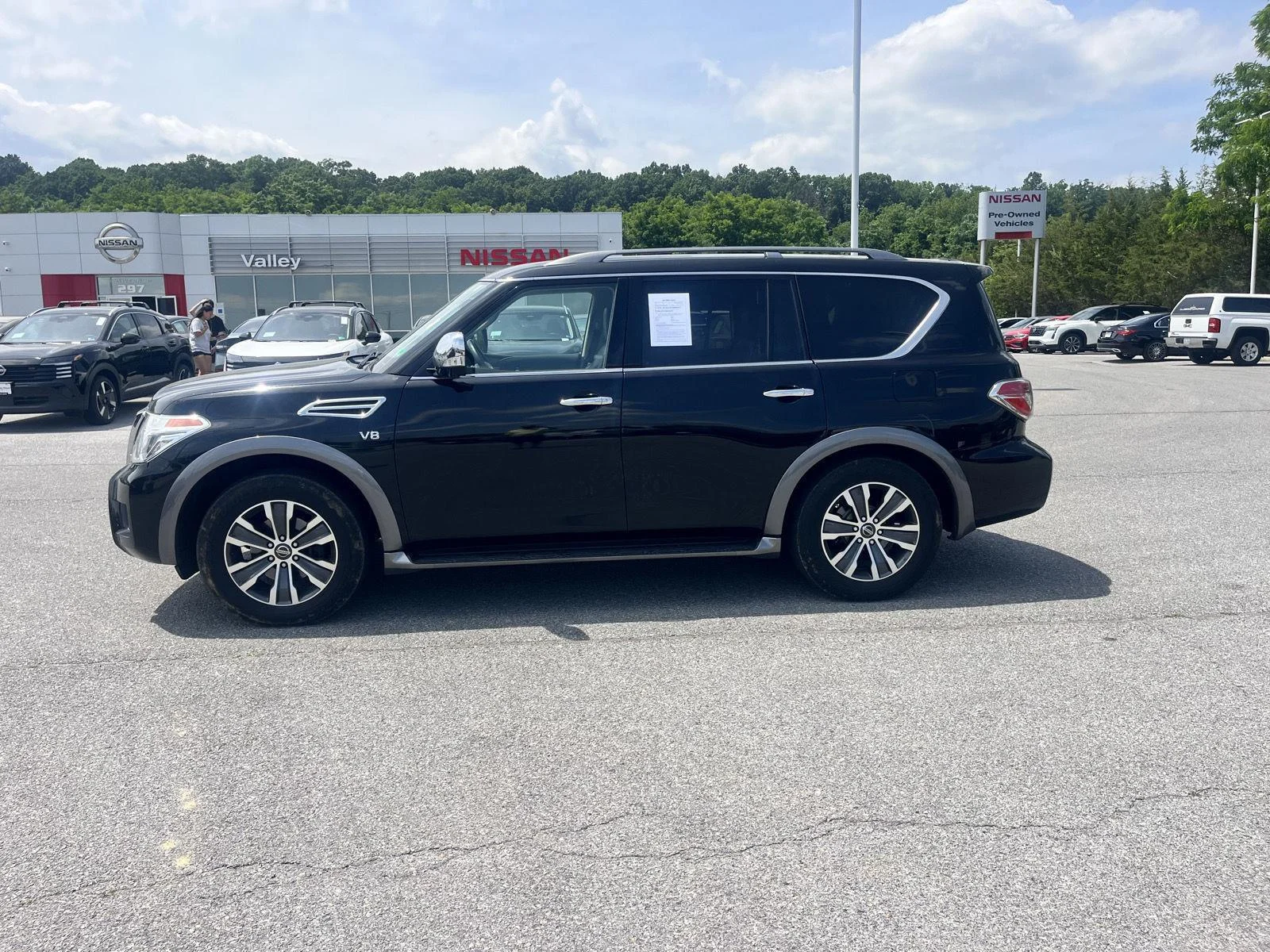 Used 2019 Super Black Nissan SL image 4