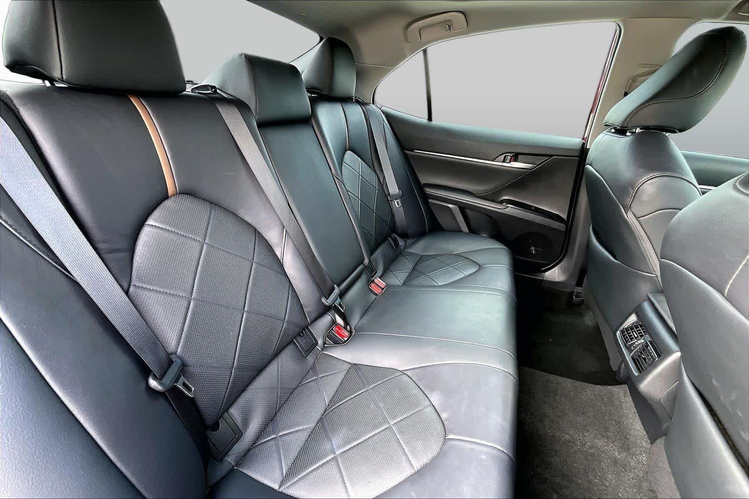 Used 2019 Ruby Flare Pearl Toyota XLE image 18