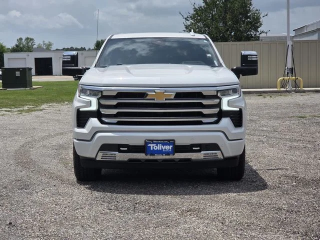 Used 2025 Beige Chevrolet High Country image 3