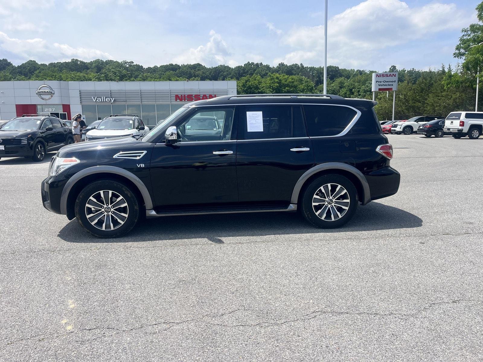 Used 2019 Super Black Nissan SL image 4