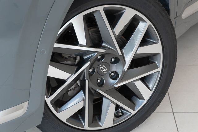 Used 2023 Gray Hyundai Calligraphy image 2
