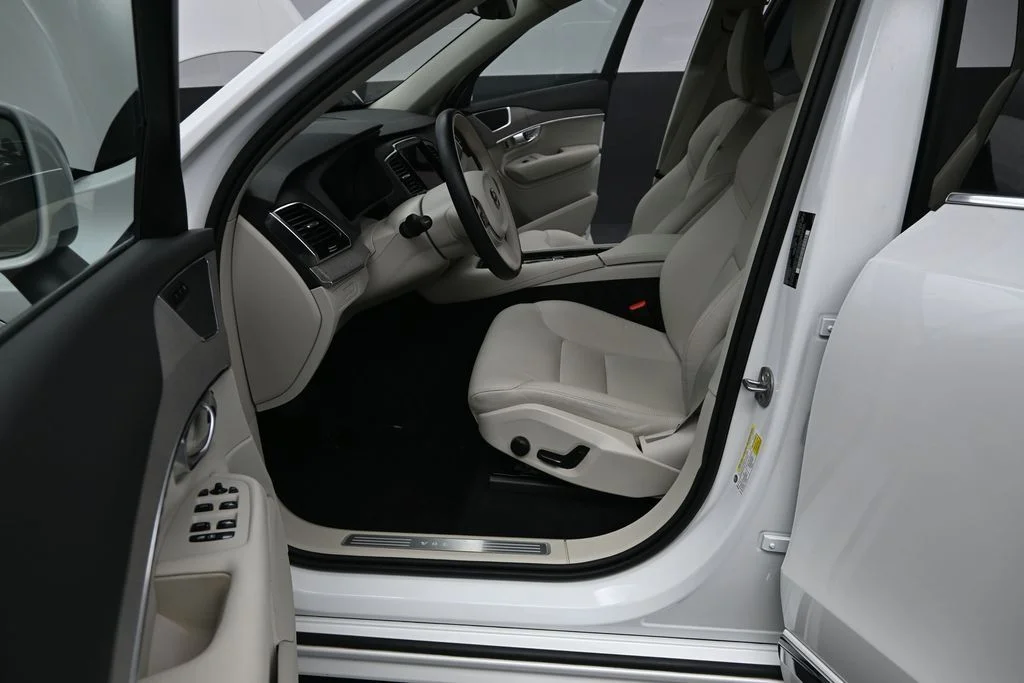 Certified Used 2025 Crystal White Volvo Plus image 13