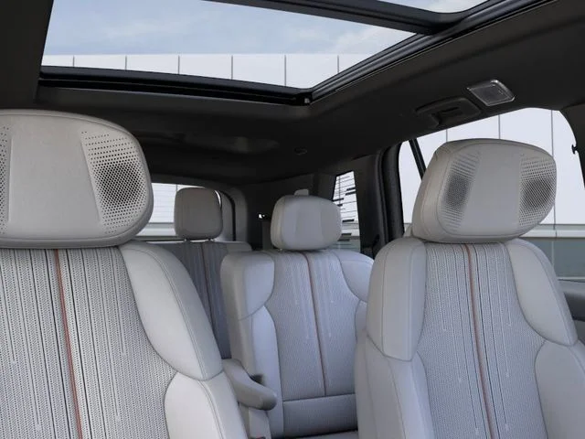 2026 Cadillac VISTIQ Luxury - Photo 24
