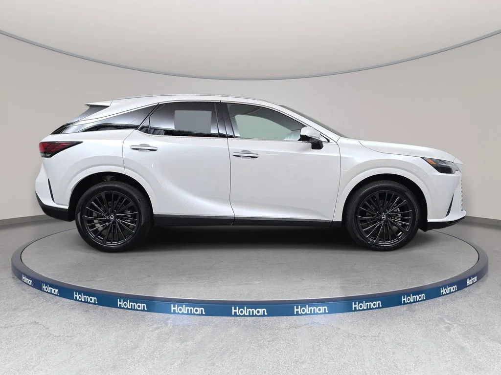 New 2026 Eminent White Pearl Lexus PREMIUM image 4
