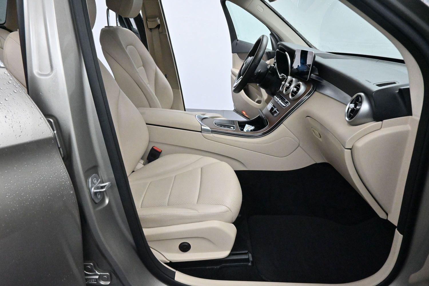 Used 2021 Mojave Silver Metallic Mercedes-Benz GLC 300 image 32