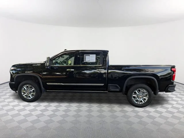 Used 2024 Black Chevrolet High Country image 8